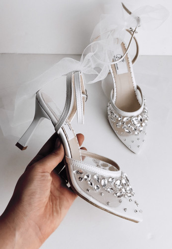 برای اطلاعات بیشتر از سایز بندی و رنگبدی و سایز پاشنه تماس بگیرید